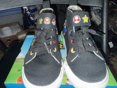 Nintendo Super Mario Bros Group Up High Top Sneakers Toddlers Size 10