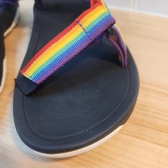 TEVA HURRICANE XLT2 RAINBOW PRIDE HIKING SANDALS YOUTH 2 WOMEN 4
