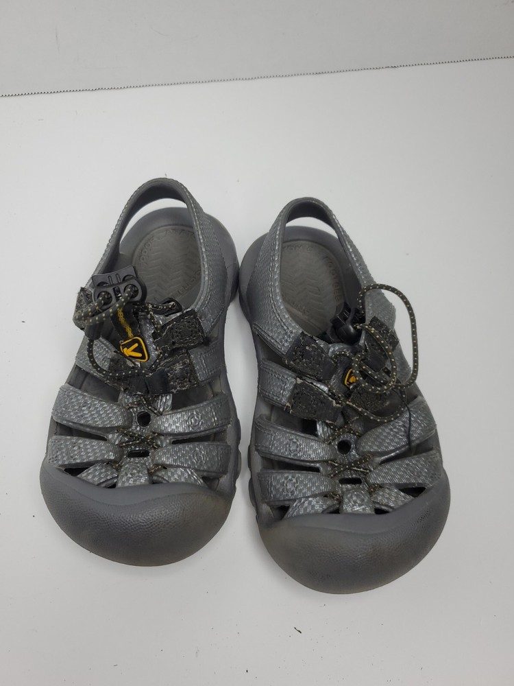 Keen Kids Boy Silver / Gray Sandals Waterproof Size 10 Grey 8625 – USED