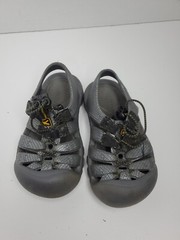 Keen Kids Boy Silver / Gray Sandals Waterproof Size 10 Grey 8625 – USED