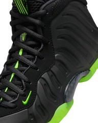 New Without Box Nike Foamposite One ‚Black Volt ‚HF0977-001 Size 5 Youth