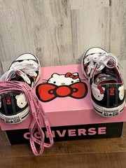 Hello Kitty x Converse Collab Kid’s Chuck Taylor Girls Size 13 Shoes Rare