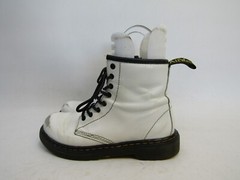 Dr Martens Youth Size 2 M White Leather 8 Eye Comfort Ankle Boots