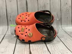 Crocs Rees’s Classic Clog K Sandals Orange/ Brown J3 US unisex kids,