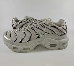 Nike Air Max Plus GS Metallic Silver White TN CW6010-001 Size 6Y Women’s 7.5 NIB