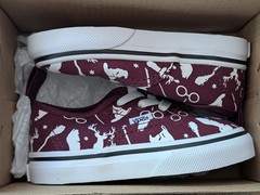 VANS Asher V Slip-On Sneakers Harry Potter Graphic Burgundy/White Kids US 5