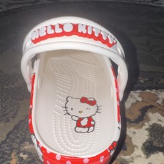 Crocs Classic Hello Kitty Red White Polka Dot Clogs Kids (W7 M5) New with Box