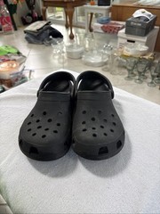 Crocs Classic Clogs – Gray
