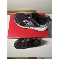 New Balance Kid Rave Run V2 Hook and Loop Running Shoe Sz 1.5 X-Wide