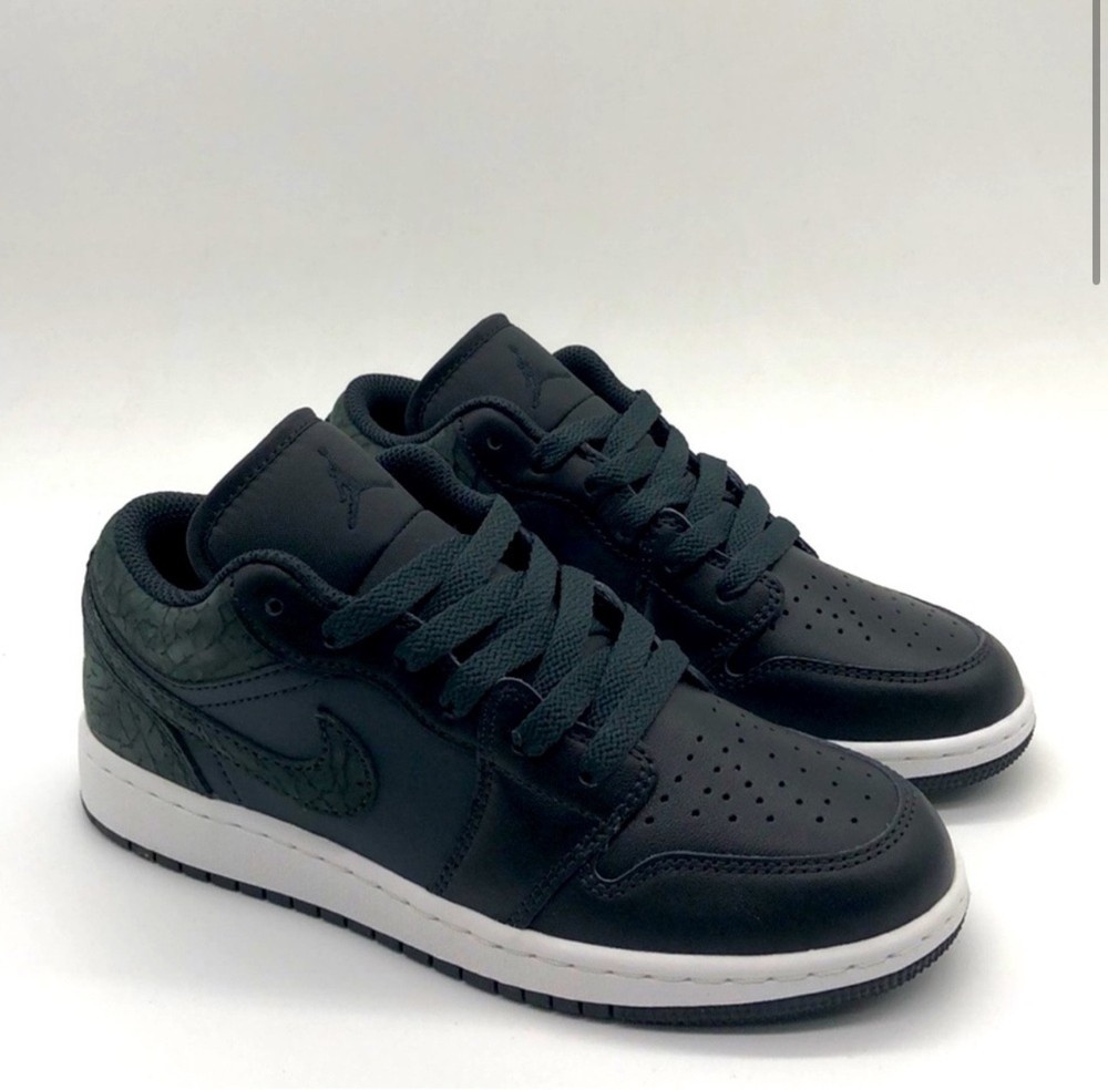 Air Jordan 1 SE Low Black Elephant – size 4Y