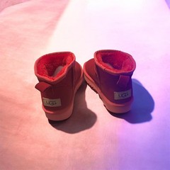 UGG Big Kids Classic Mini II Red Cherry Pie Boot Original 1017715K Youth Size 7