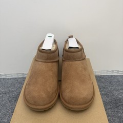 UGG Kids‘ Classic Ultra Mini Boot Size 6 Authentic with Original 1130750K nice
