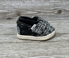 TOMS Black Gray Skull and Crossbone Tiny Toddler Shoes Size US Toddler 2