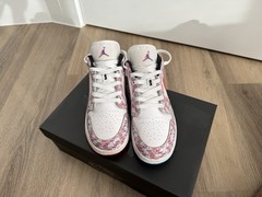 Jordan 1 SE Mid Take Flight. Men Size 7 Women’s 8.5 – DD1527-114