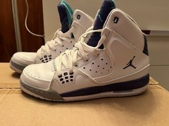 Jordan sneaker size 6y Pre-owned No Box Teal/purple/white