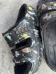 Crocs Classic Mammoth Luxe Minnie Mouse Faux Fur Lined Clog Black US 8