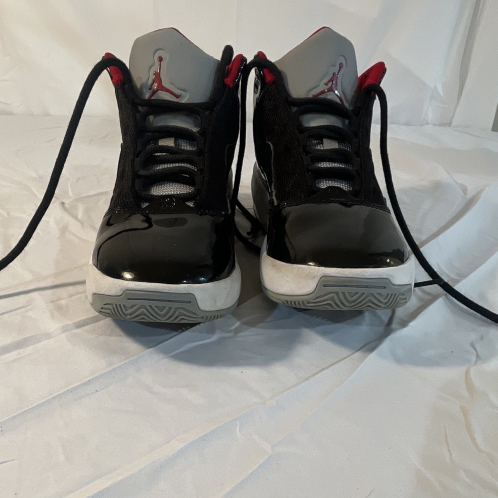 Jordan CN8094-006 Black Red Gray White Patent Leather Mesh Kids Sneakers 4.5Y