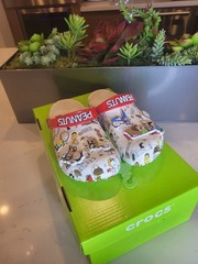 ✅Original Peanuts Snoopy Crocs for Kids Comfortable & Lightweight Unisex Sandals