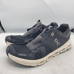 On Cloud Sky Running Kids Size 5.5 Black White Athletic Sneakers Shoes School