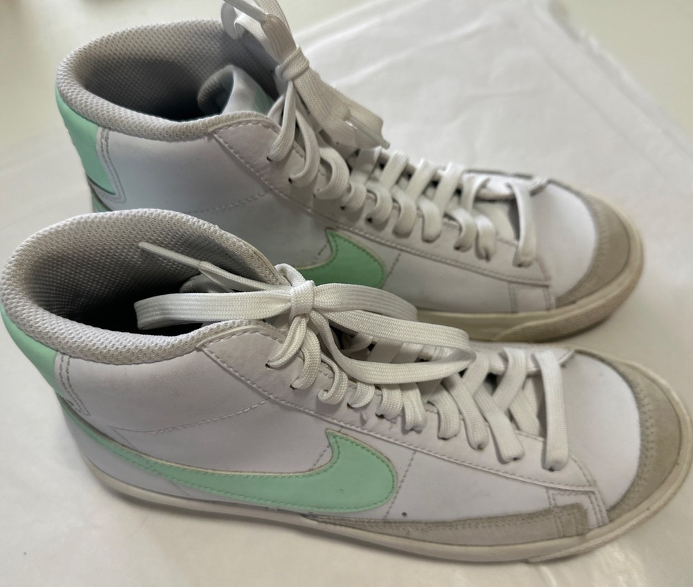 Youth Nike Blazer Mid 77 (GS) White Mint Green Dust (FZ3537 100) Sz 6.5Y Sneaker
