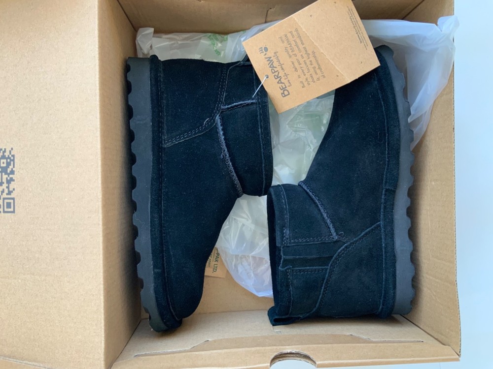 Bearpaw Youth Shorty slip on Boot Black color Size 1 youth NEW in box