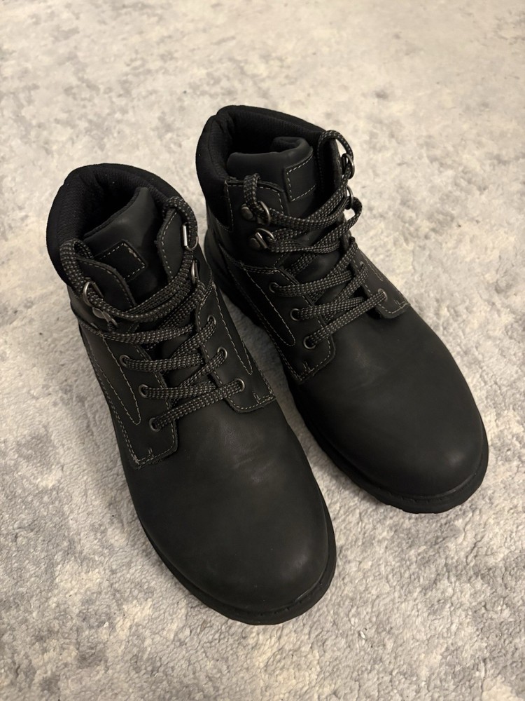 Crown Vintage Unisex Kids Boots Black 100% Waterproof Size 5 Worn Once