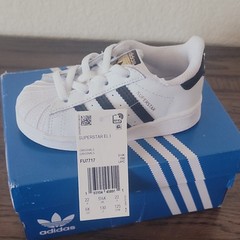 adidas Originals Superstar Unisex Kids 6K White/Black Leather Low Top FU7717