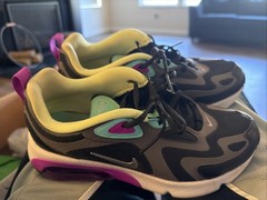 Nike Air Max 200 GS Running Sneakers Youth Size 6Y Black Pink Teal