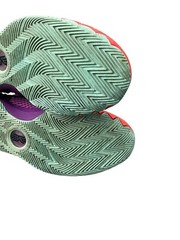 Nike Kyrie Easter 2014 Sneakers 717219-508 Purple Size 6Y