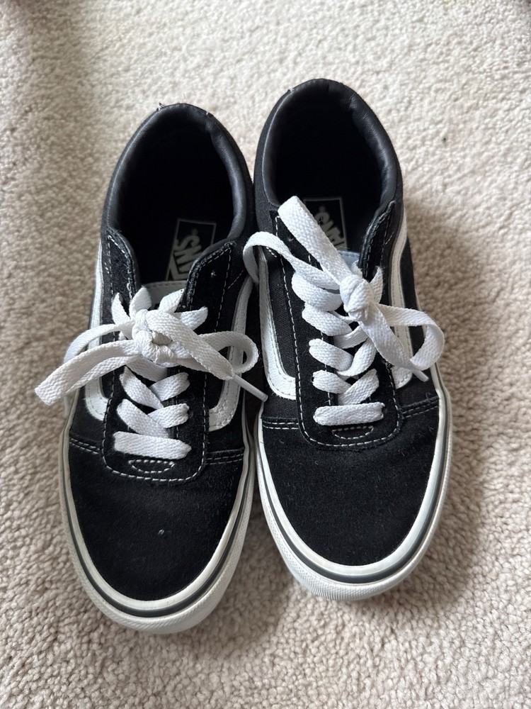 Size 2- VANS Old Skool Low Black