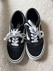Size 2- VANS Old Skool Low Black