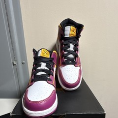 Jordan AIR JORDAN 1 MID DOD (GS) Unisex Kids 5Y Purple/White/Yellow Leather