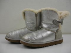 Girls 4 M UGG Bailey Button Metallic Silver Boots Sheepskin Shearling Fur Winter