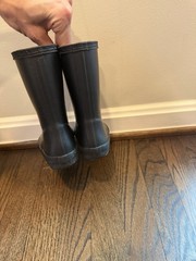 Hunter Kids First Classic Rain Boots in black Size 9 Us