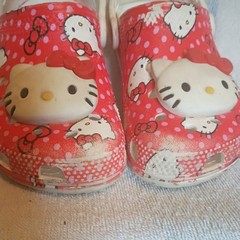 Crocs Hello Kitty Clogs Red Pink Polka Dots Kids Size 11 C Pre School Toddlers