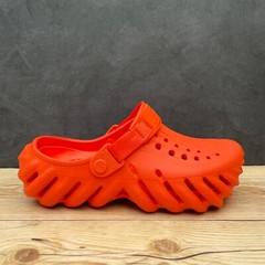 Crocs Echo Clog Color: Lava Orange Kids Size J5 / Women’s Size 7