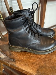 Dr. Martens Doc Martens Black Leather Lace-Up Zip Boots – boys Size 5 / girls 6