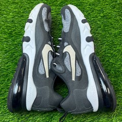 Nike Air Max 270 React Youth Size 7 Medium Black Vast Grey Running Shoes