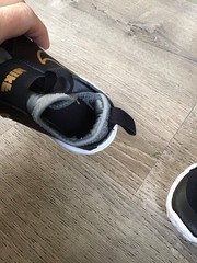 Nike Flex Runner 2 PSV Black Metallic Gold Youth Size 10.5C Running DJ6040-007
