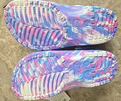 NWT Crocs Kids Classic K Marbled Clog – Colorful, Size J6