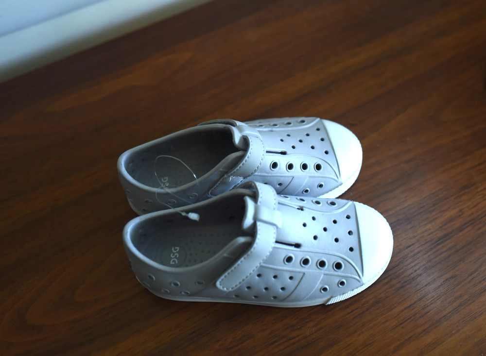 DSG Sandals Beach Water EVA Slip-On Shoes Girls Or Boys Gray Size 10