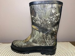 Magellan Outdoors Realtree Camo Waterproof Rubber Rain Boots * Youth 1 *