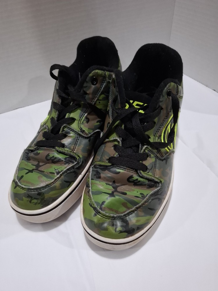 Heelys Motion Plus Youth Size 7 Camo Wheeled Skate Sneakers Multicolor