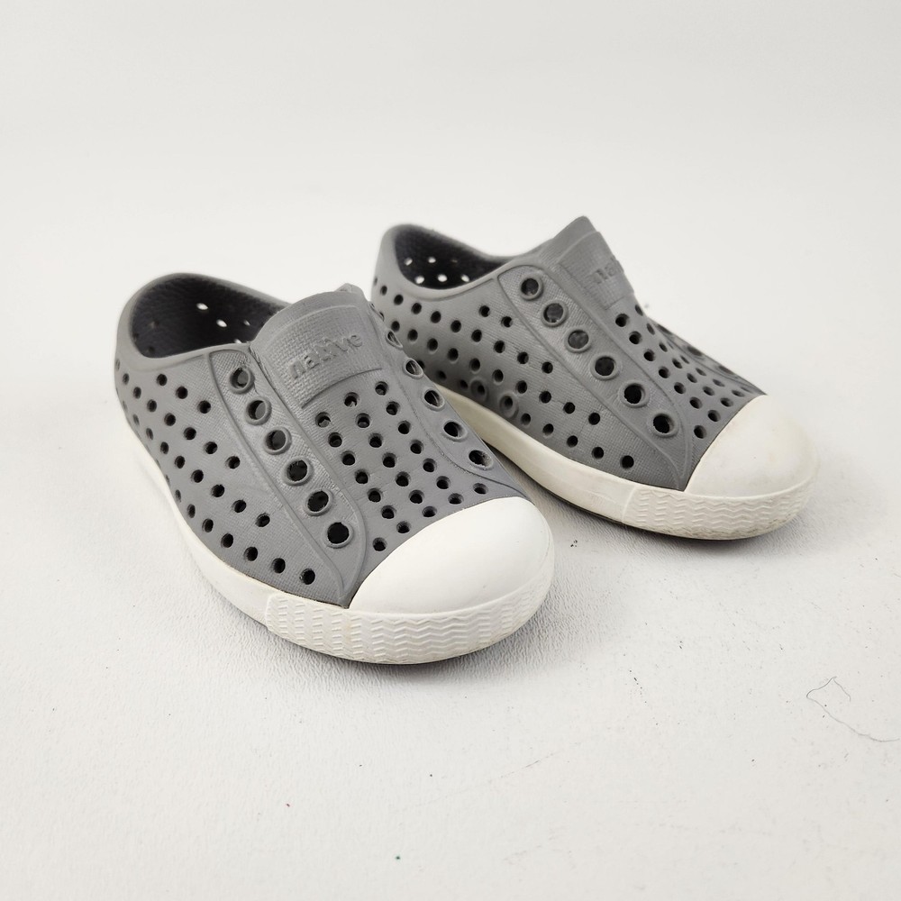 Native Jefferson Shoes Kids Size 5 Gray White Slip On Water Beach EVA Pool