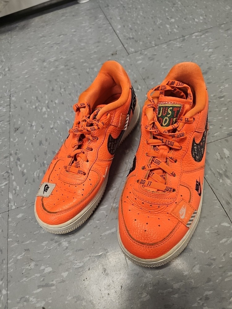 Nike Air Force 1 Low Just Do It. Size 6Y. Worn But Good Condition, See Photos.