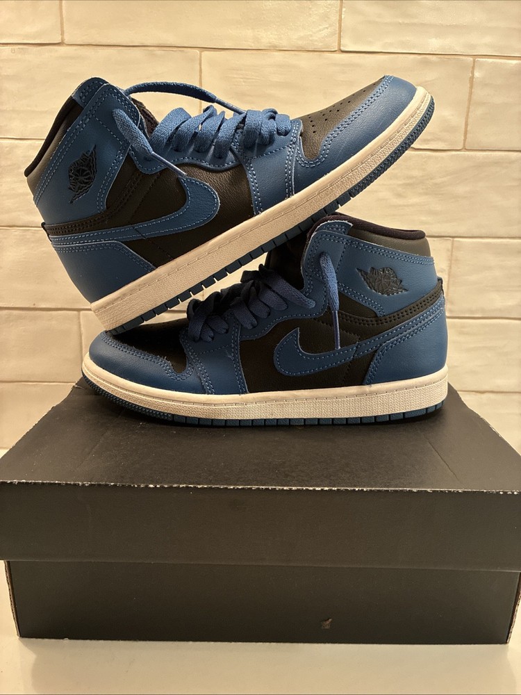 Jordan 1 Retro High OG ||PS|| Distinct Dark Marina Size 3Y