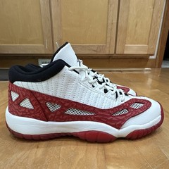 Nike Air Jordan 11 international Low White/Red/Black Unisex Kids Sneakers 6.5Y