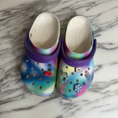 Crocs Kids Classic Purple Blue Marbled Clogs Girls Size J3 Charms Slip on Shoes