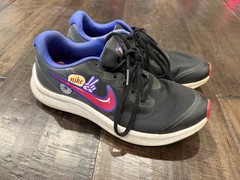 Nike Star Runner GS Black Pink Peace Sign Rise 2021 Size 5.5Y DH3144-013