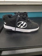 EUC Heelys Voyager Youth Size 3 4 HE100713 Black Roller Shoes Boys Girls Skater